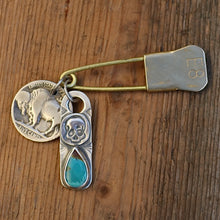Load image into Gallery viewer, Pilot Mountain Turquoise Arrow head Pendant Pin E8