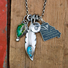 Load image into Gallery viewer, VINTAGE 70s Missouri State pendant Reworked Necklace