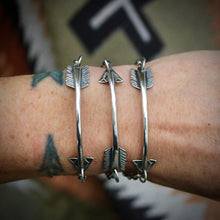 Load image into Gallery viewer, Sterling silver Arrow Bracelet